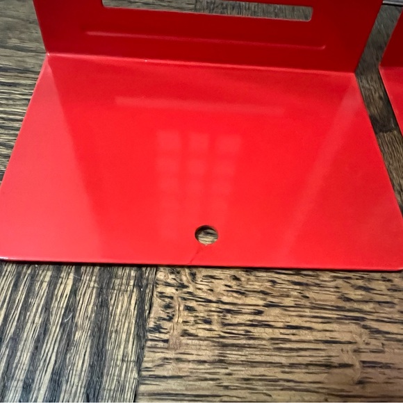 Red Telephone Booth Bookends - Picture 3 of 5